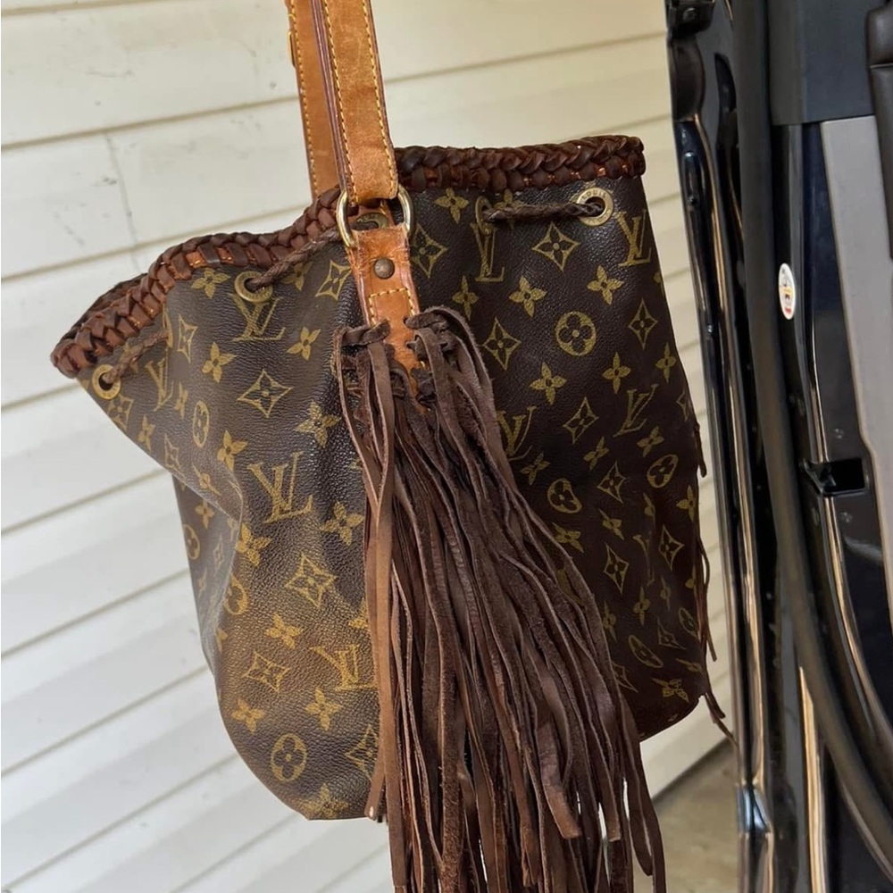 Louis Vuitton Brown Monogram Shoulder Bag NFR attire - Picture 8 of 9